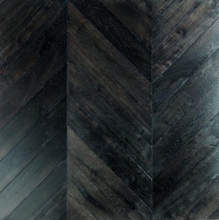 Plancher vieilli Parquets décoratifs Point de Hongrie - Chevron - 7e