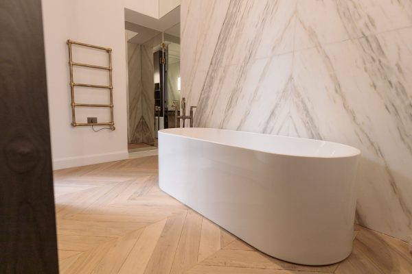 Plancher vieilli Parquets décoratifs Point de Hongrie - Chevron - Naturel - Image 3
