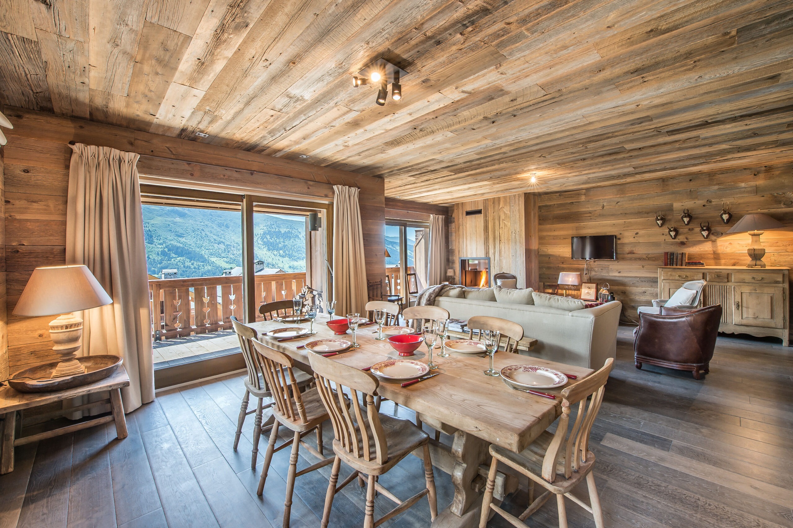 imgi_18_03-aspen-park33-dining-area-scaled